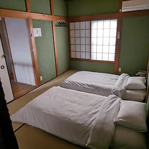 Guest house Kix House Waraku Iii 和楽三号館, Izumisano